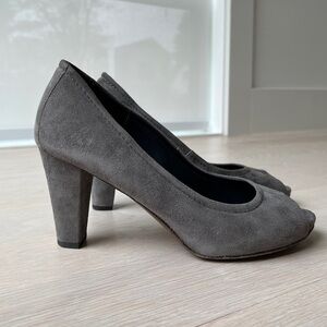 ALBERTO FERMANI Peep Toe Grey Suede Heels Business Neutral Chic Limited Edition